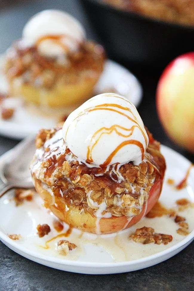Cinnamon Streusel Baked Apples