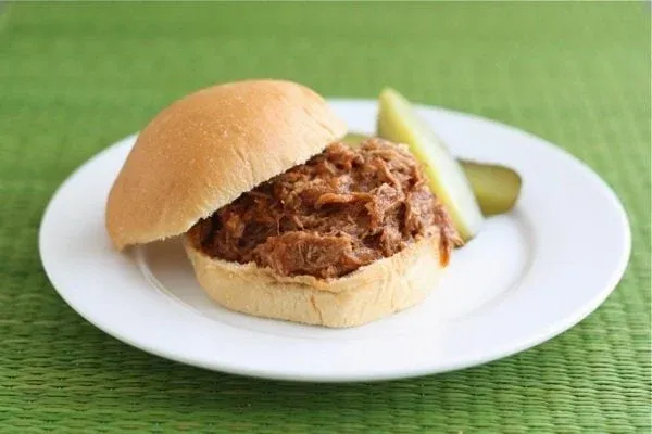 Slow Cooker Pulled Pork Sandwiches